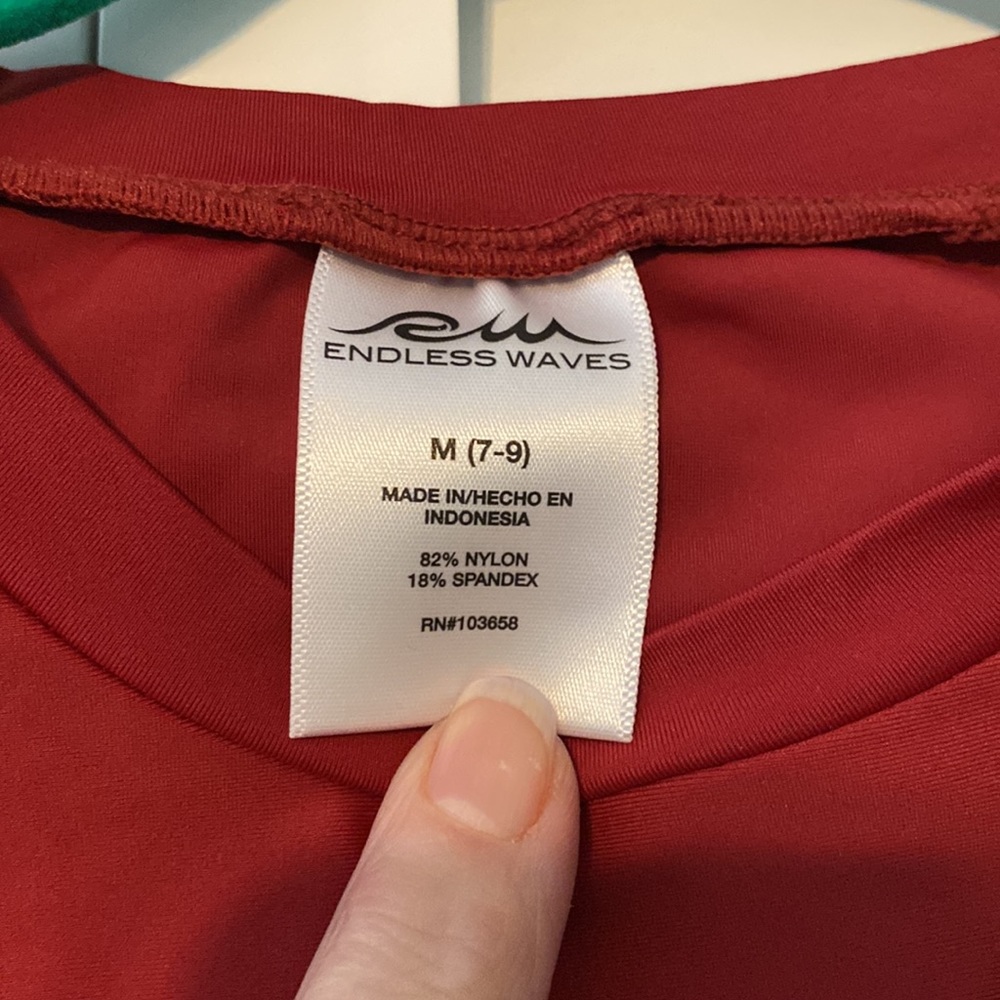 NWT ENDLESS WAVES RASHGUARD TOP - Picture 2 of 7